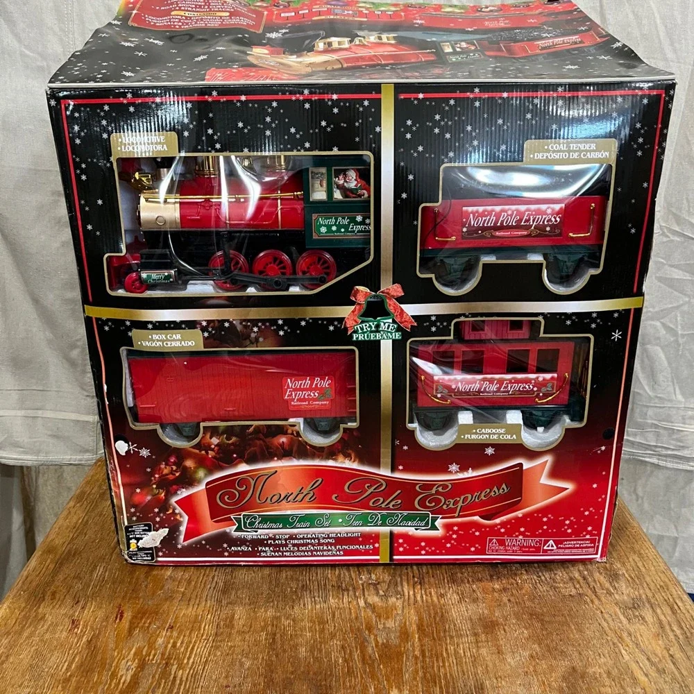 Eztec North Pole Express Christmas Train Set 27pc Battery Operated 15ft Track